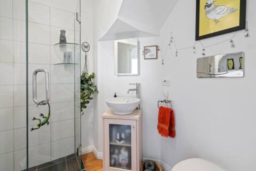 Seaglass Cottage Lower Hutt Exterior foto